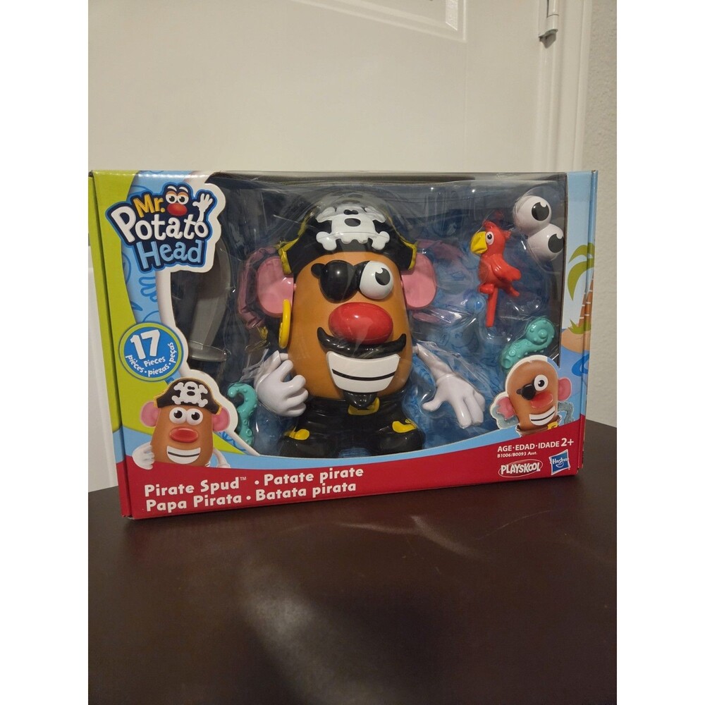 Hasbro Mr. Potato Head Pirate Spud - 17 Pieces - Playskool NIB
